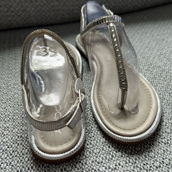 Aldo T-strap “Mazzorno” size 8.5 silver gem flat sandals. Excellent condition. - Picture 6 of 9